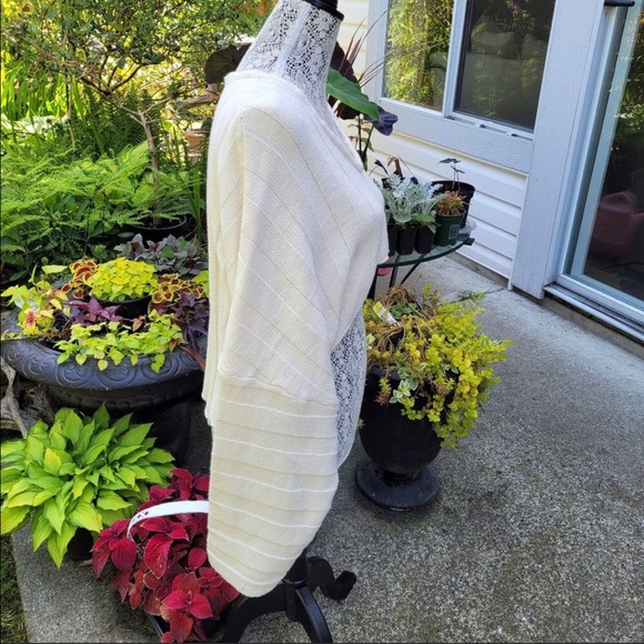 Cute cropped sweater dolman/batwing sleeve - Picture 4 of 5